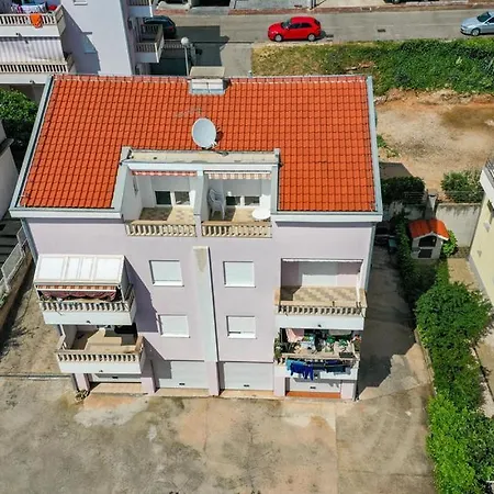 Lenko Apartment